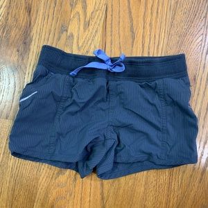 Lands’ End athletic shorts size 4